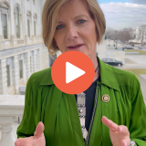 Thumbnail of Congresswoman Lee on House steps