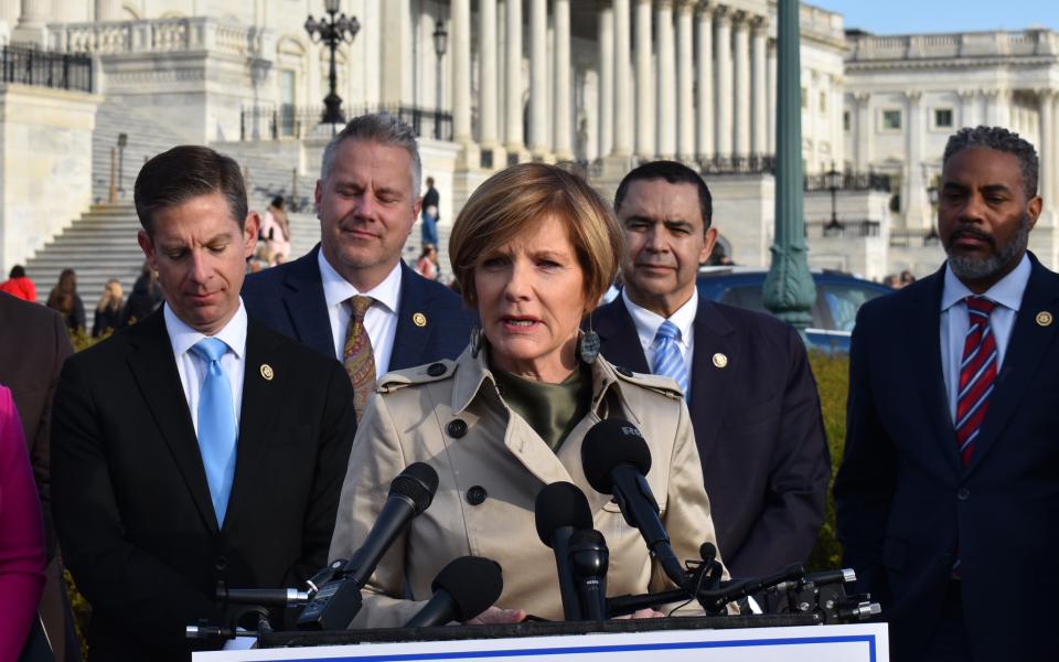 Congresswoman Lee speaks at border security press conference