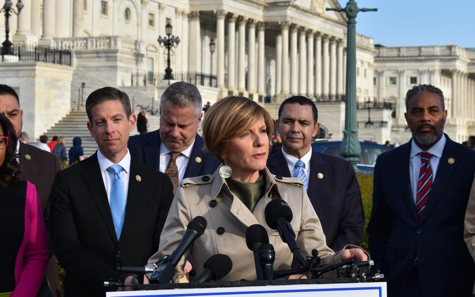 Congresswoman Lee speaks at border security press conference