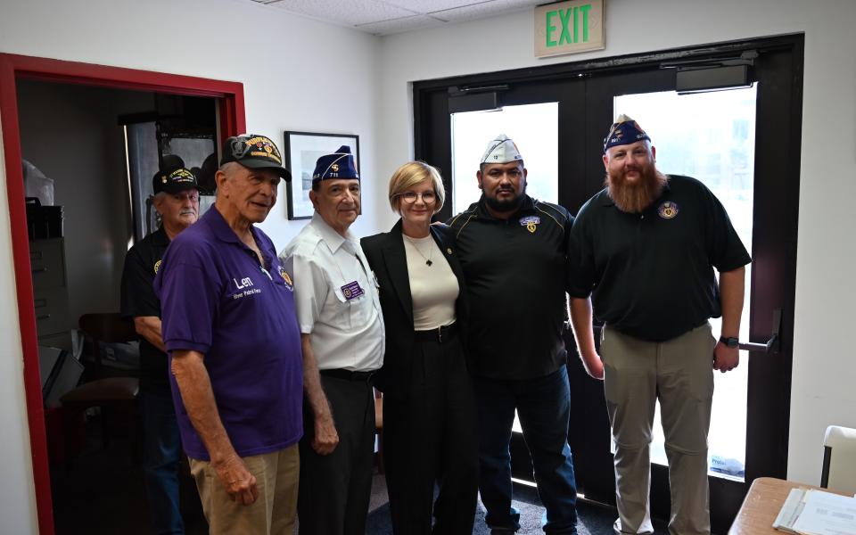 Congresswoman Lee with Vietnam veterans and MOPH 711