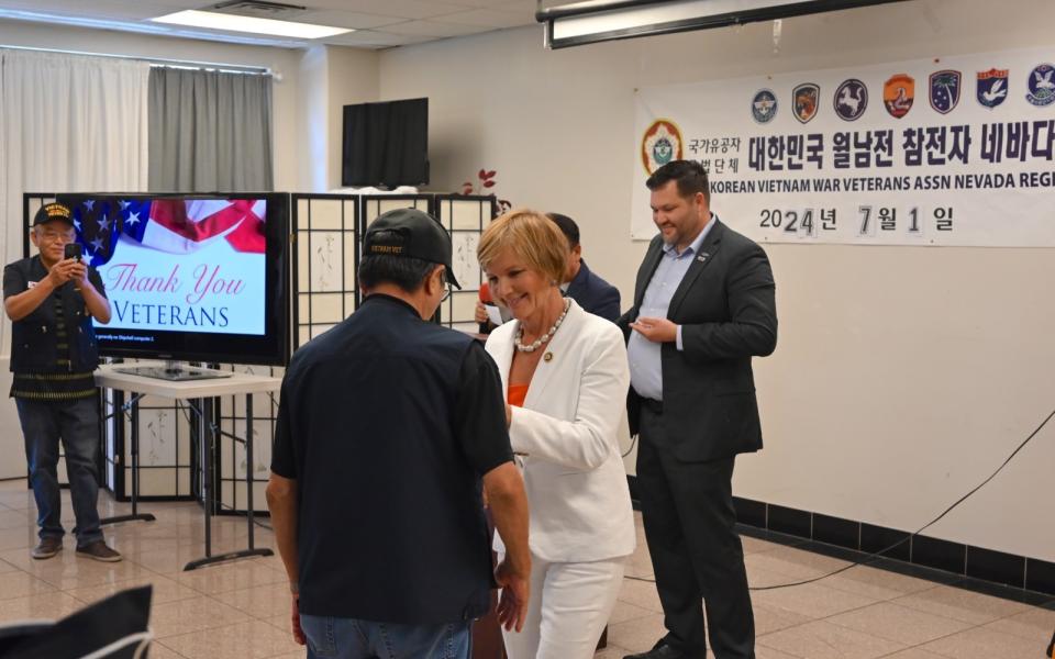 Congresswoman Lee putting pin on veteran