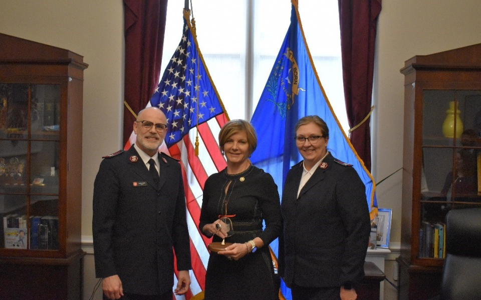 Congresswoman Lee receives the "Fight for Good" Award