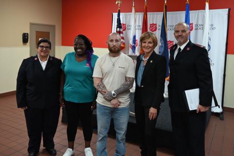 Congresswoman Lee with veteran, caseworker, and Salvation Army leaders