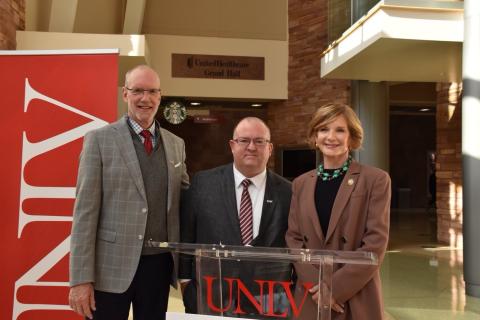 Rep. Susie Lee and attendees 
