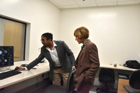 Professor Sengupta explains fMRI technology to Rep. Lee
