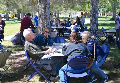Congresswoman Lee with constituents