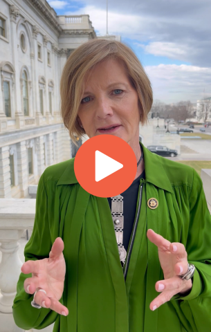 Thumbnail of Congresswoman Lee on House steps