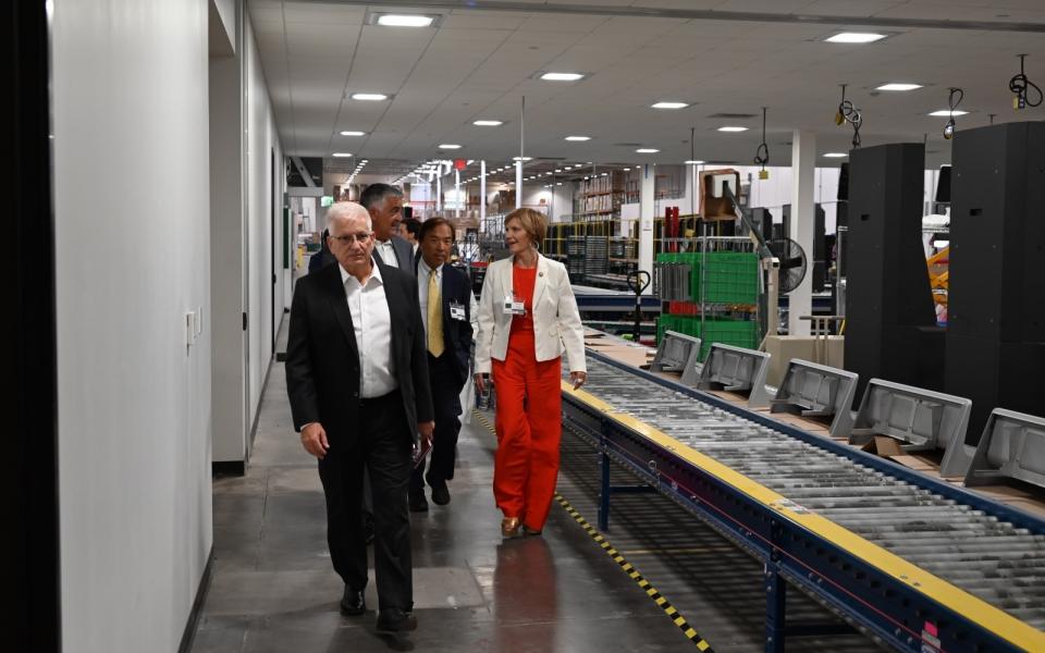 Congresswoman Lee touring Konami facilities