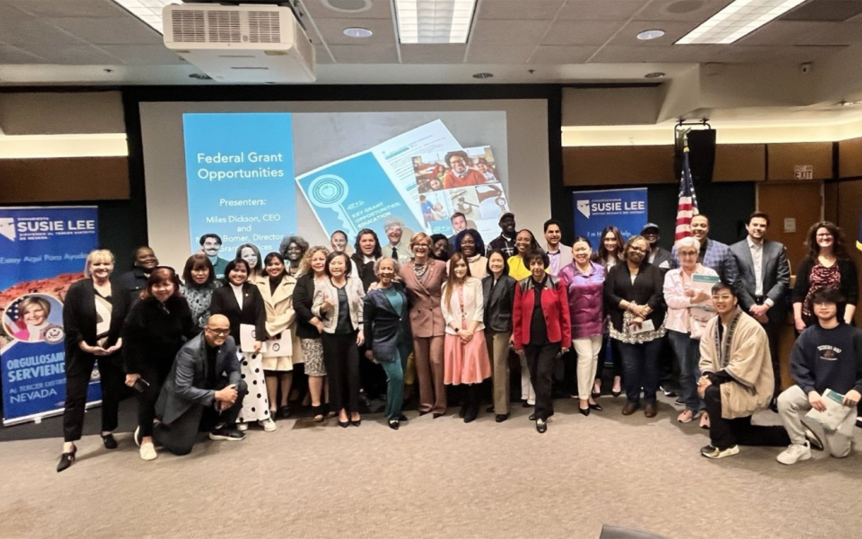 Congresswoman Lee at Nevada GrantLabs workshop
