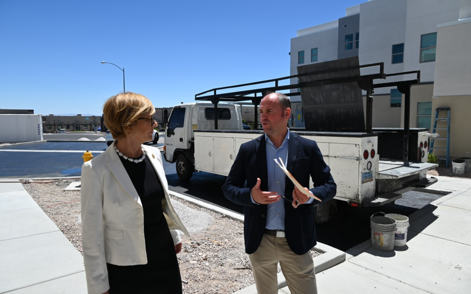 Congresswoman Lee touring new senior housing development