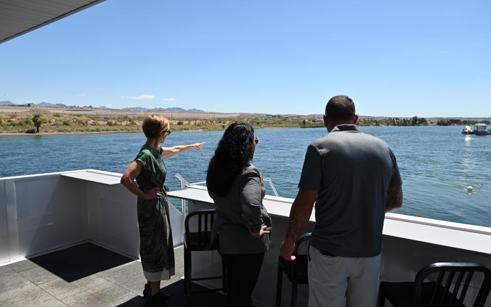 Congresswoman Lee with Laughlin River Tours