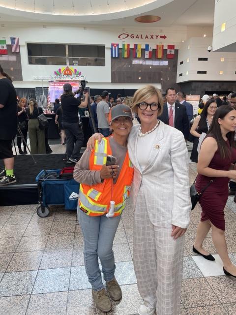 Congresswoman Lee with local union member